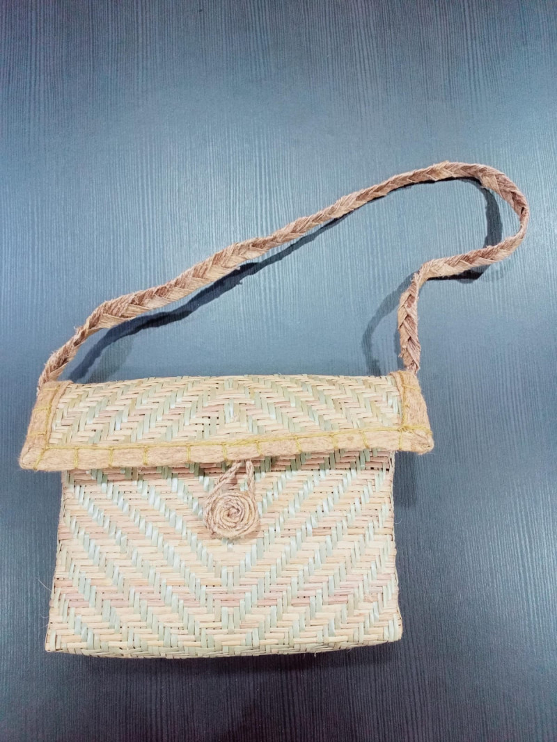 Muncang Lestari - Tas Stylish Rotan