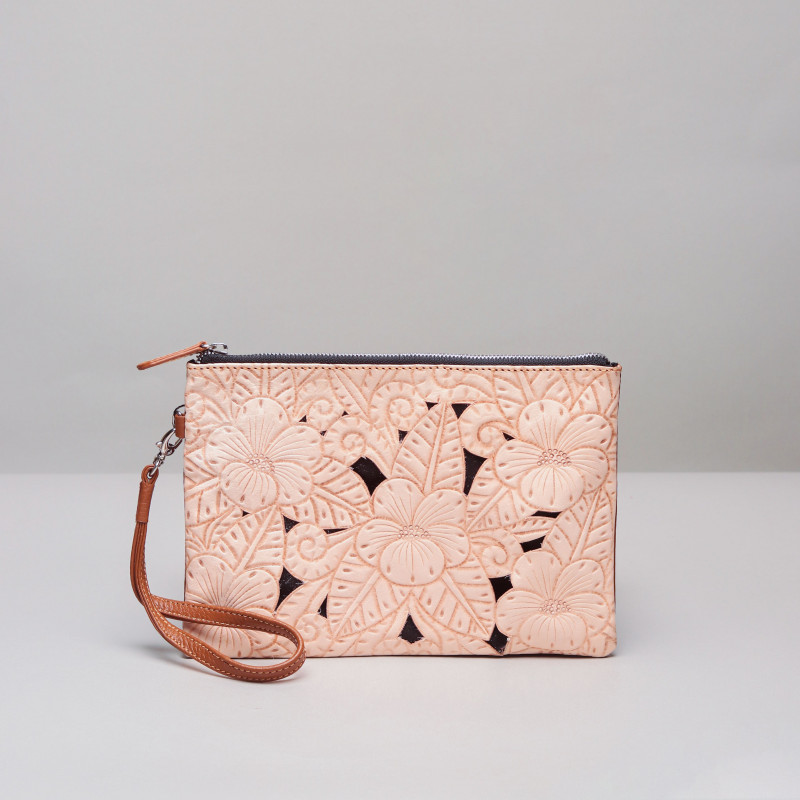 Clutch Kulit Ukir Motif Bunga Kamboja