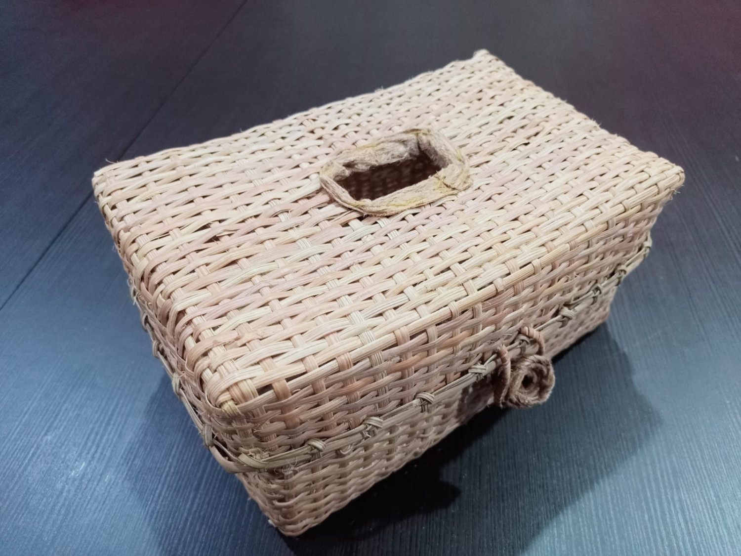 Muncang Lestari - Tempat Tissue Rotan